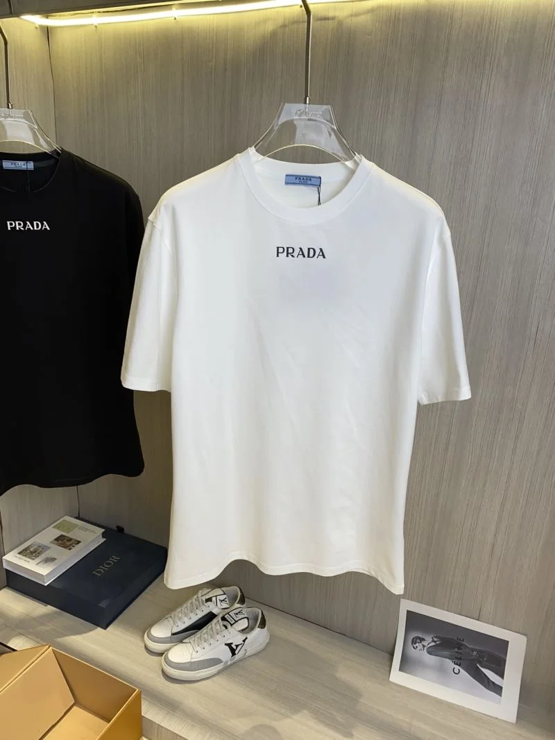 Effortless Prada T-Shirts 168422