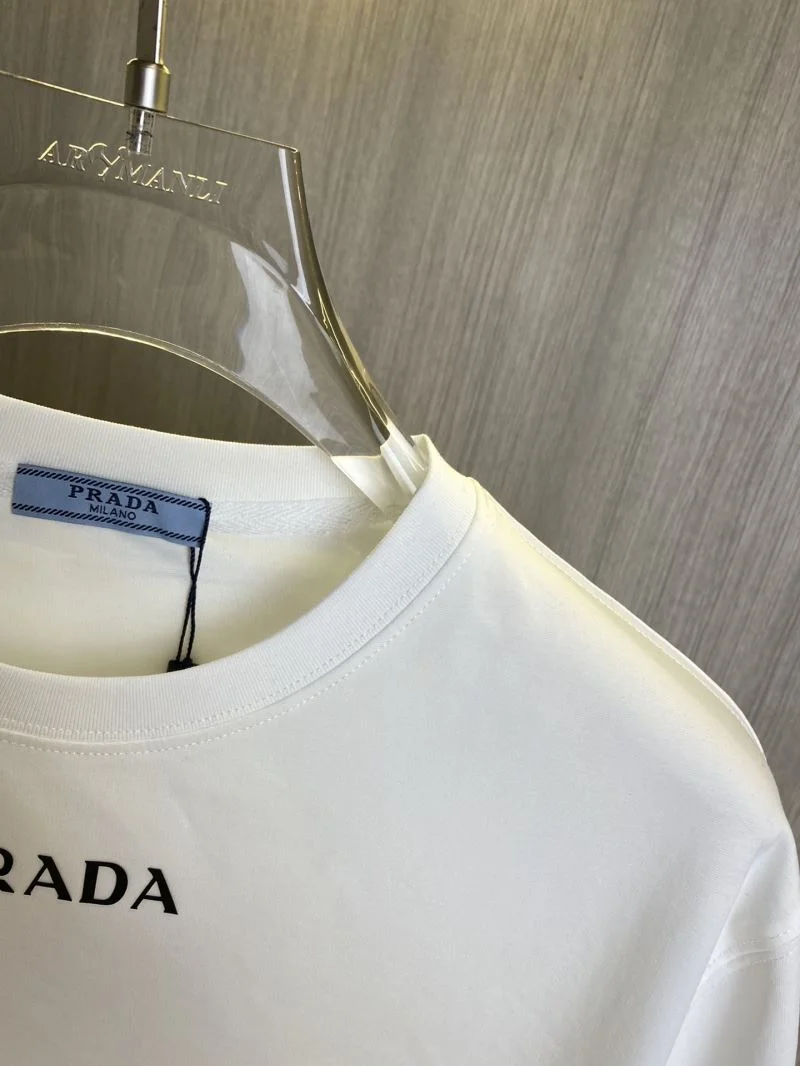 Effortless Prada T-Shirts 168422