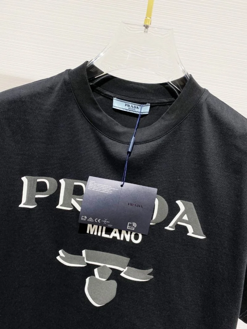 ModernLook Prada T-Shirts 168414