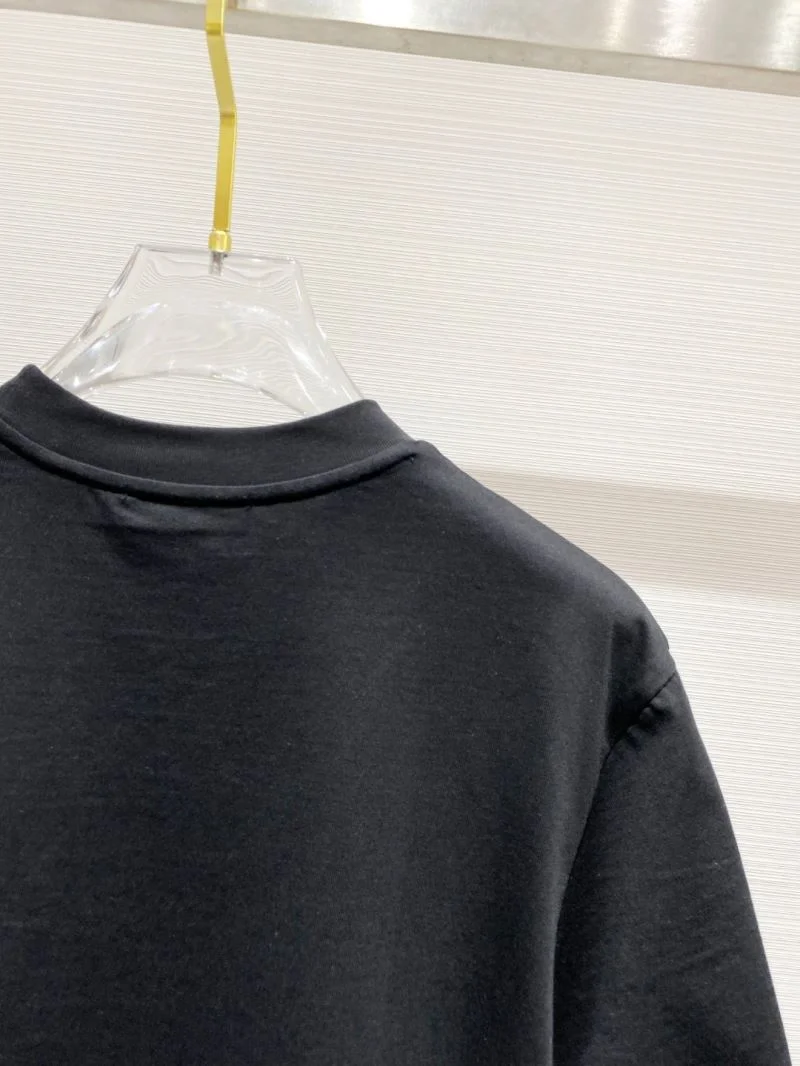 ModernLook Prada T-Shirts 168414
