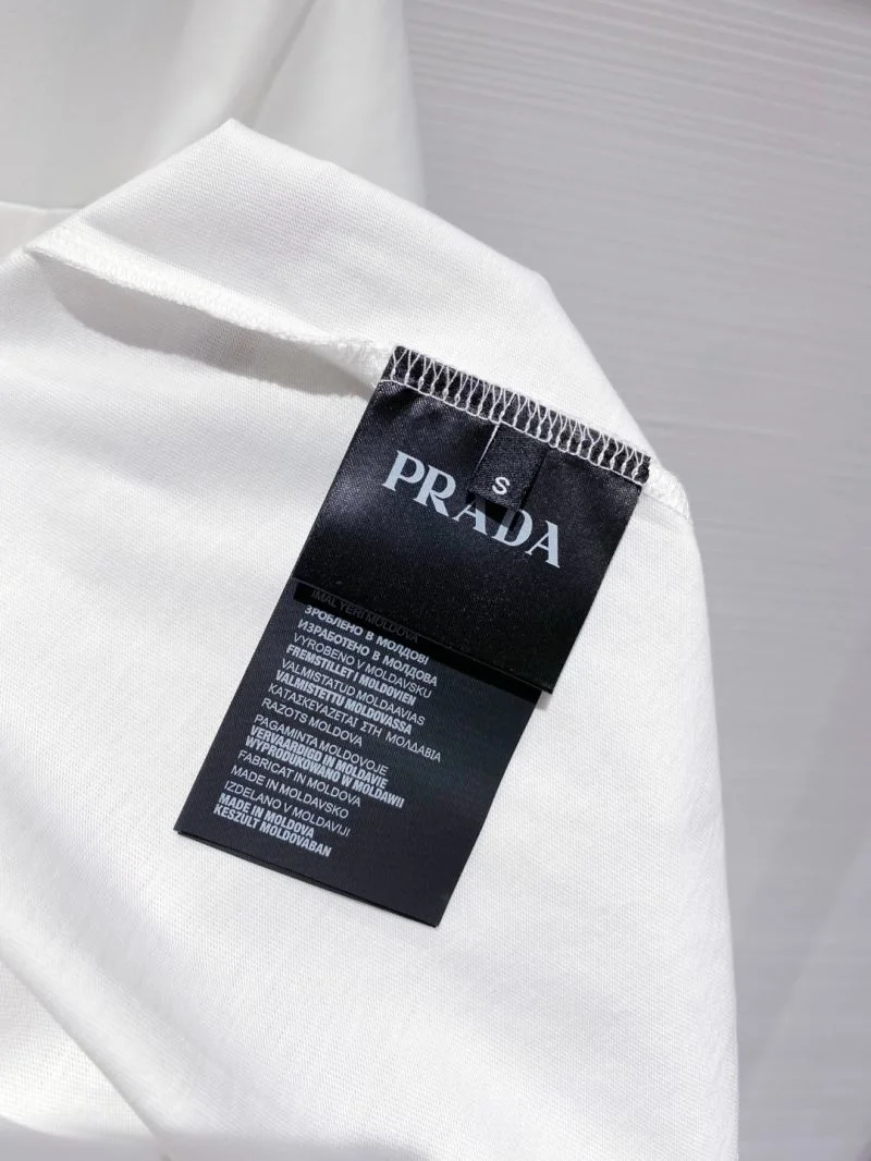 EyeCatching Prada T-Shirts 168410