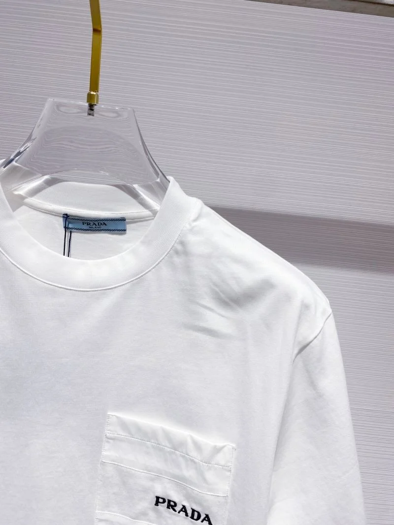 EyeCatching Prada T-Shirts 168410