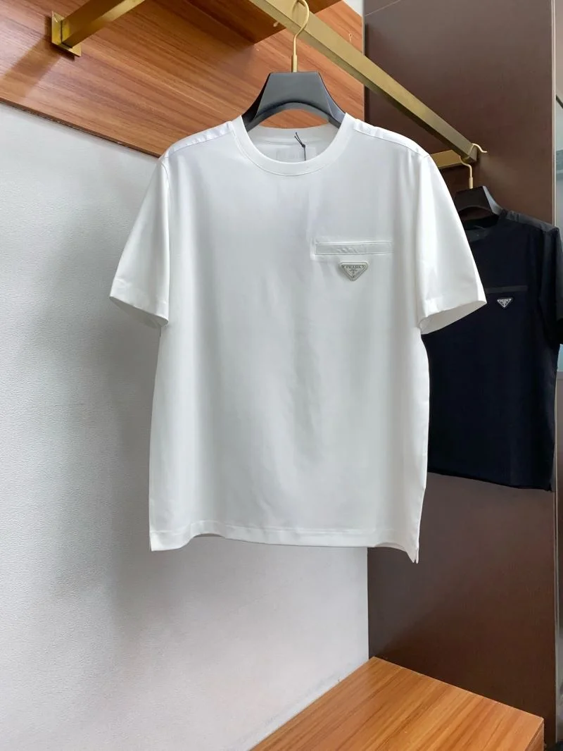 Effortless Prada T-Shirts 168397