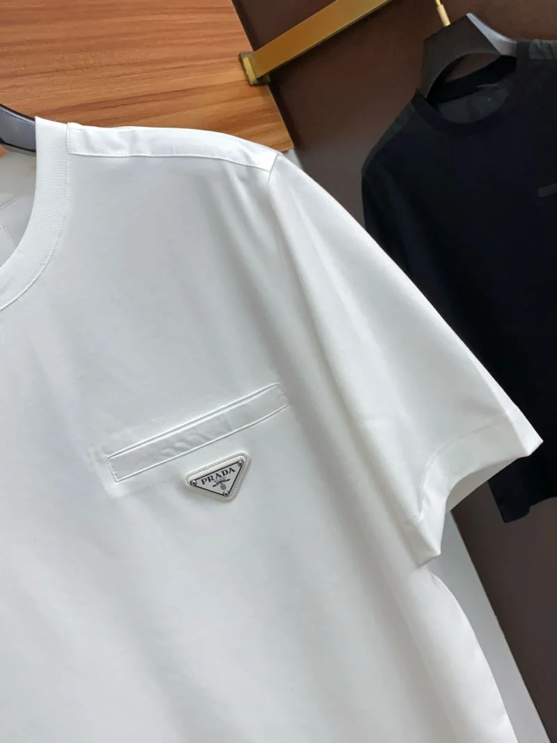 Effortless Prada T-Shirts 168397