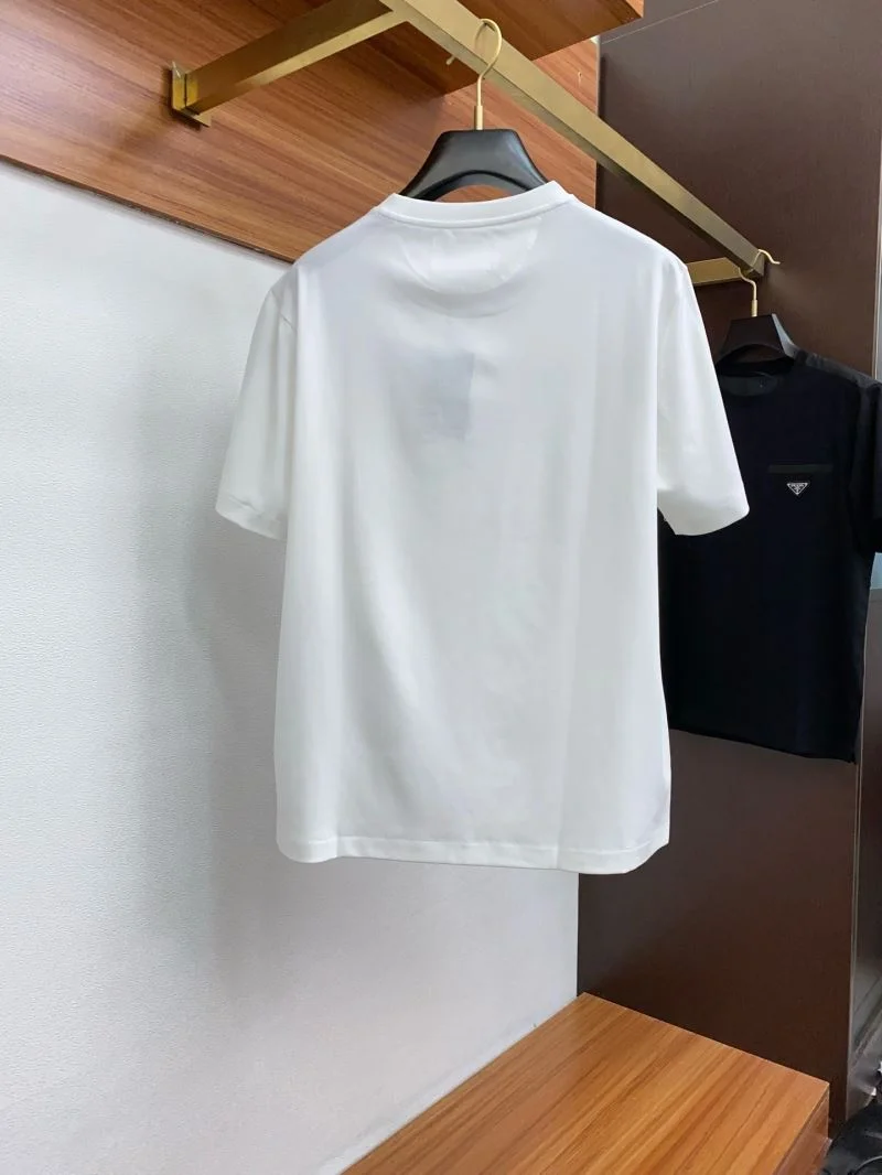 Effortless Prada T-Shirts 168397