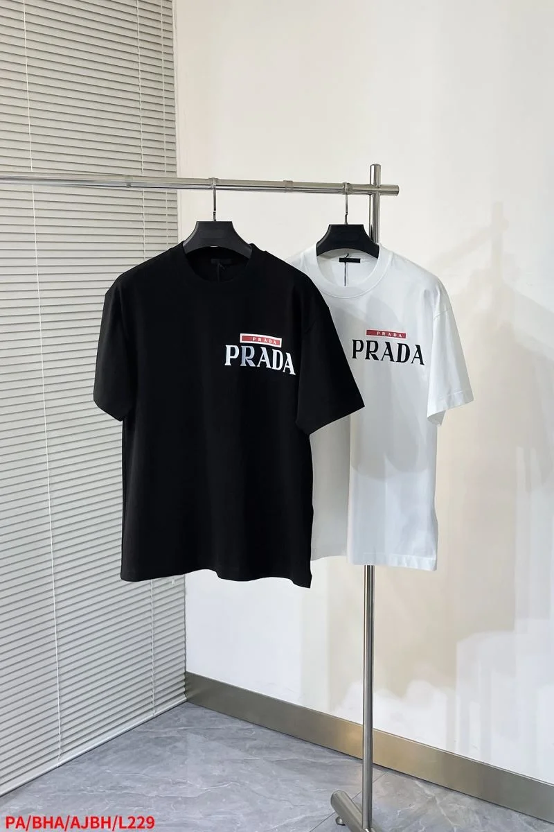 Elegant Prada T-Shirts 168403