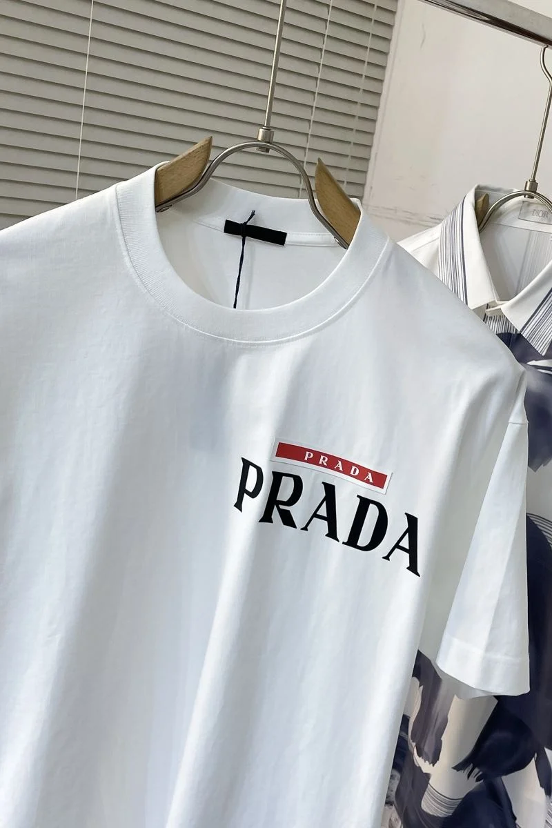 Elegant Prada T-Shirts 168403