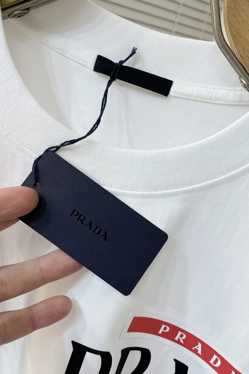 Elegant Prada T-Shirts 168403