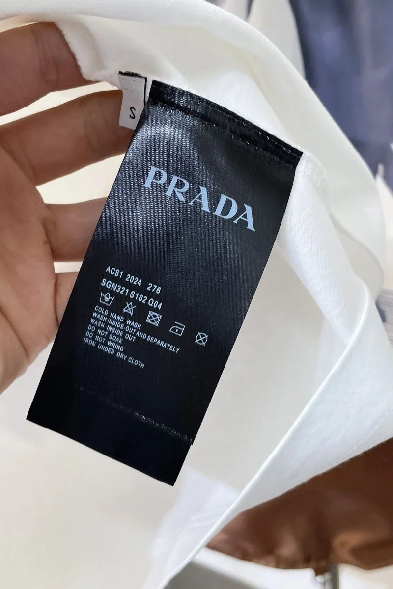 Elegant Prada T-Shirts 168403