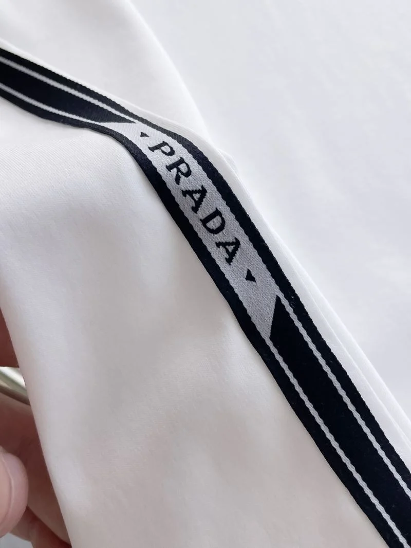 Vibrant Prada T-Shirts 168405