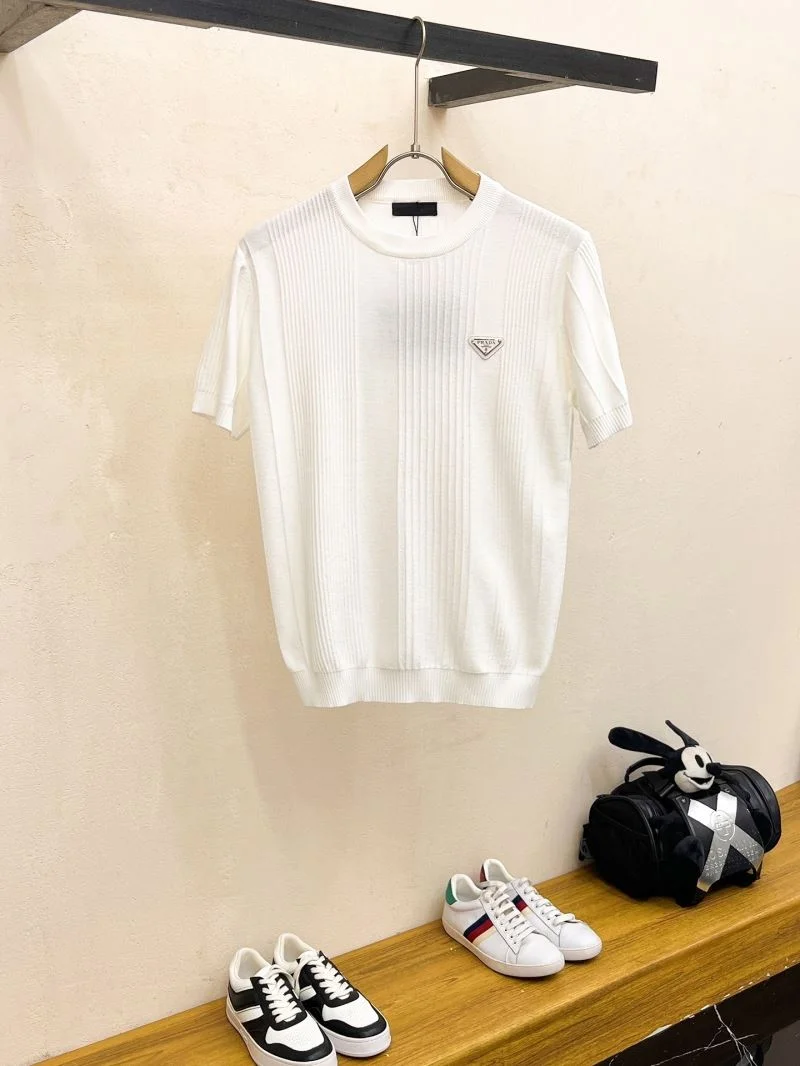 Prada T-Shirts WellDesigned 168378