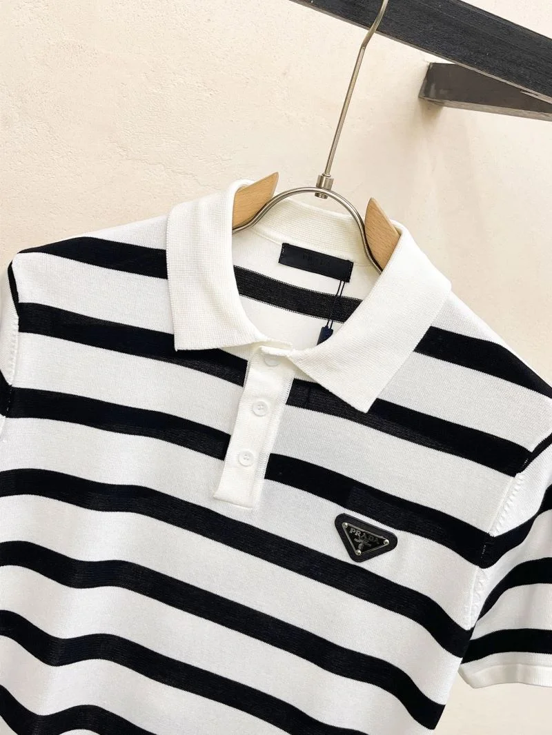 Prada T-Shirts TimelessDesign 168374