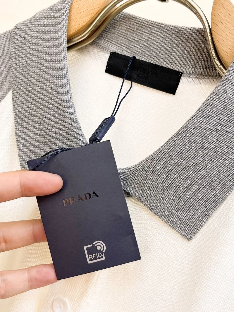 Original Prada T-Shirts 168376