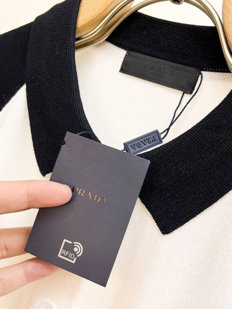 Minimalist Prada T-Shirts 168373