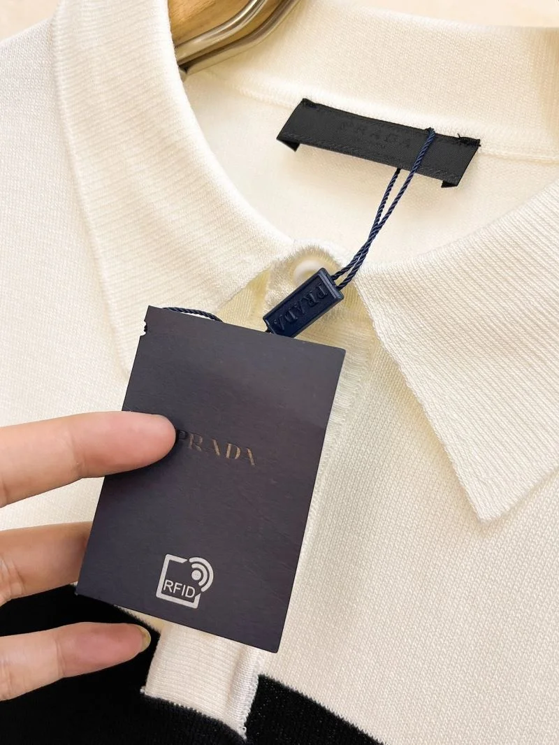 Trendy Prada T-Shirts 168372