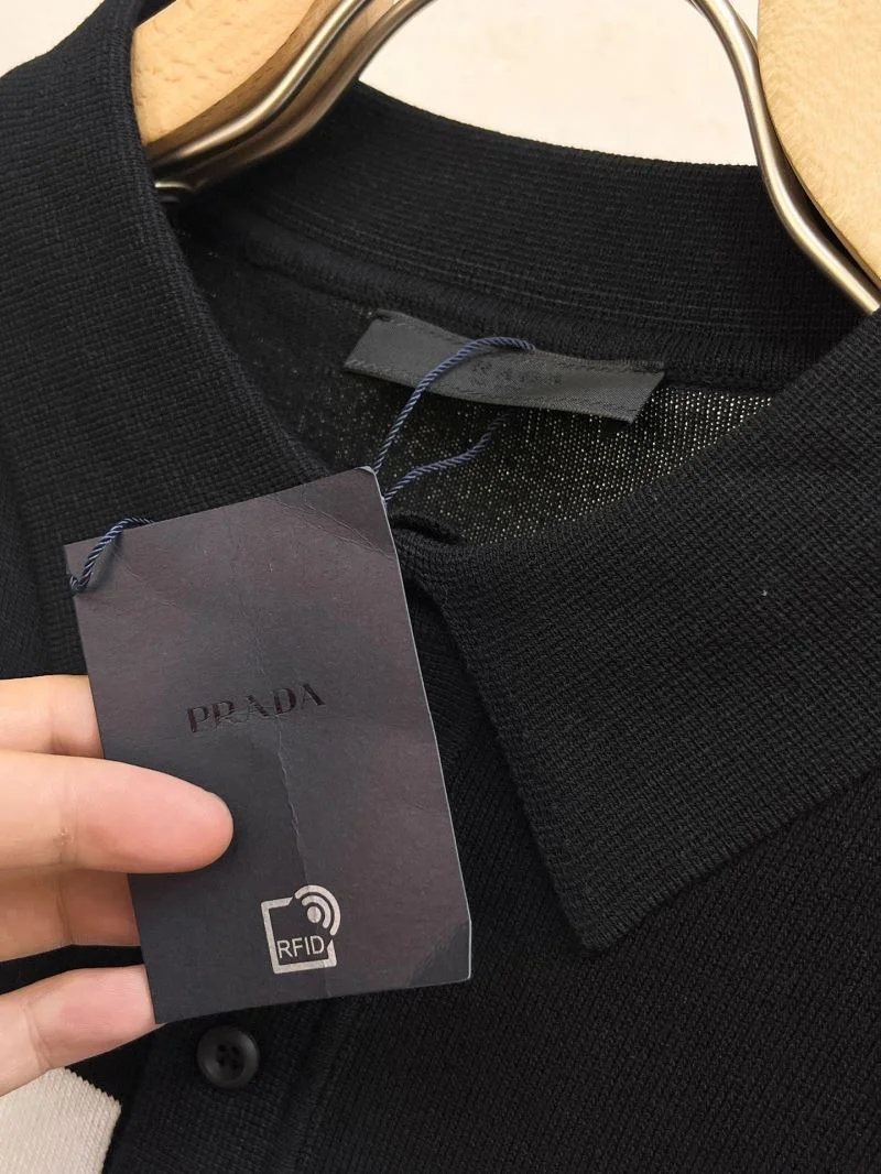 MultiPurpose Prada T-Shirts 168375