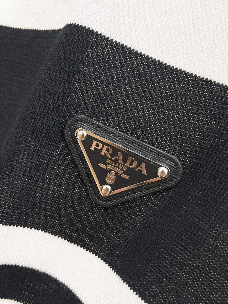 Prada T-Shirts Compact 168371