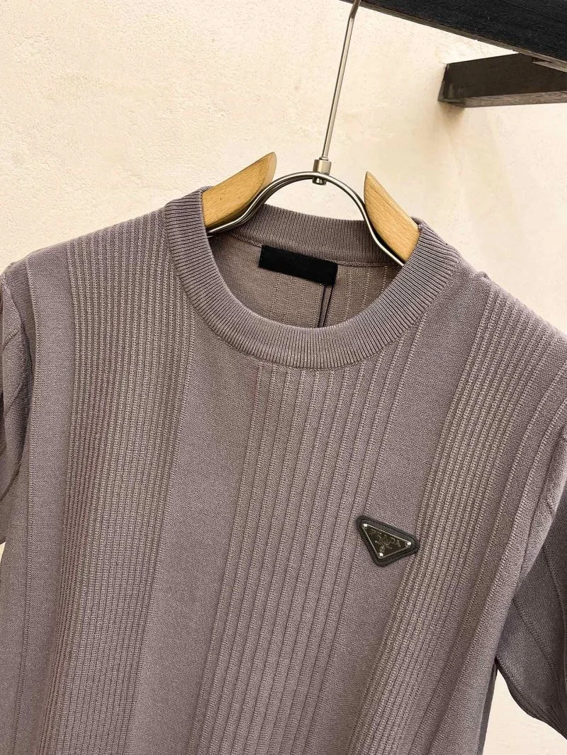 Comfortable Prada T-Shirts 168370