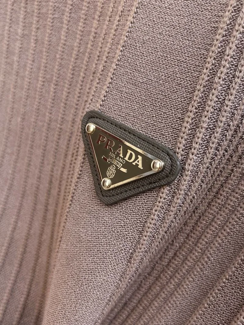 Comfortable Prada T-Shirts 168370