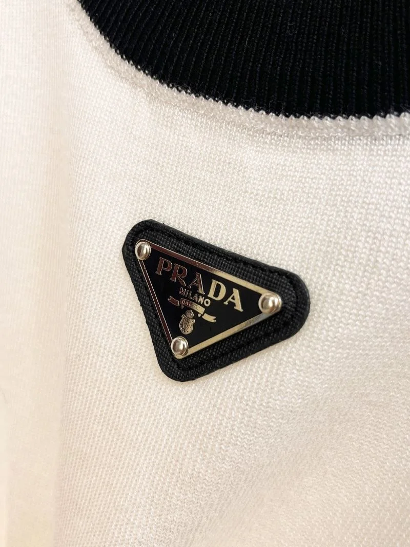 Affordable Prada T-Shirts 168357