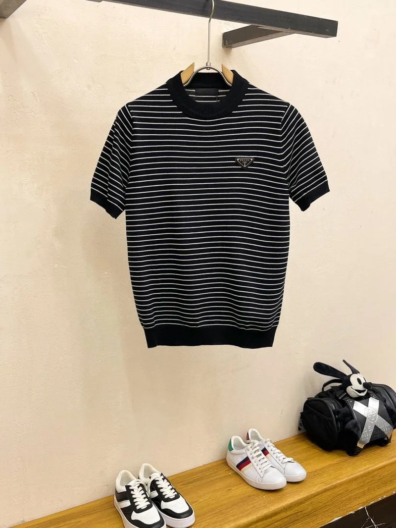 Classic Prada T-Shirts 168363