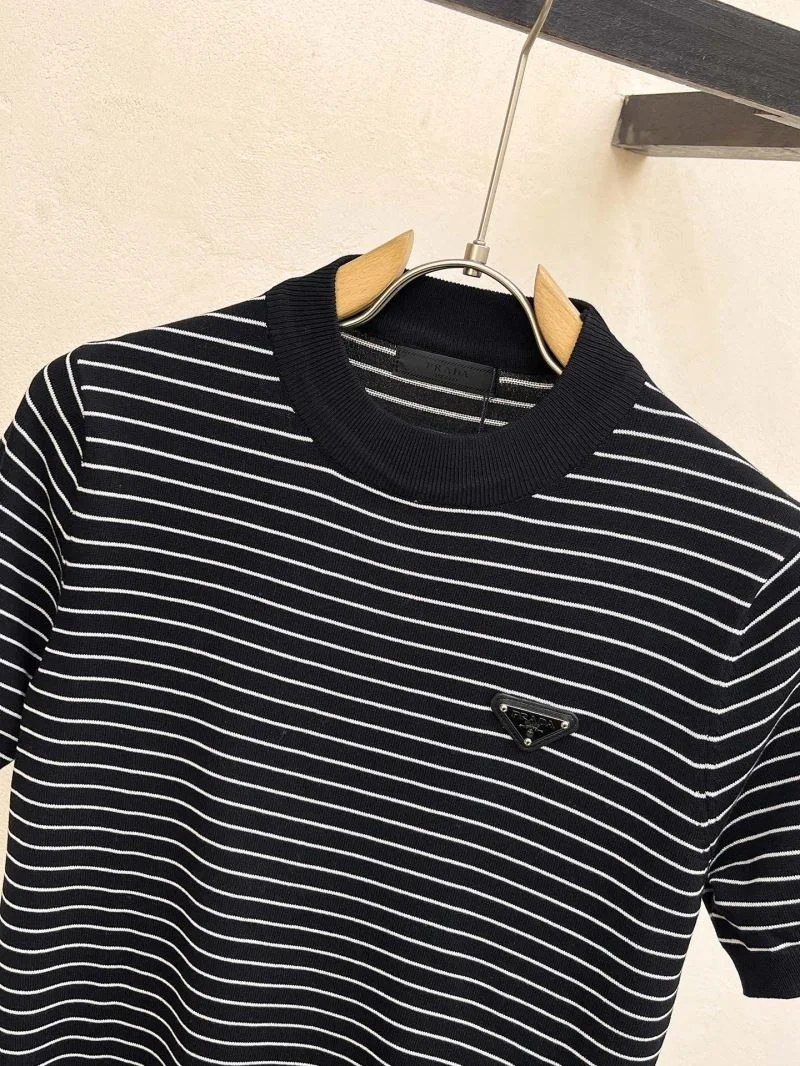 Classic Prada T-Shirts 168363