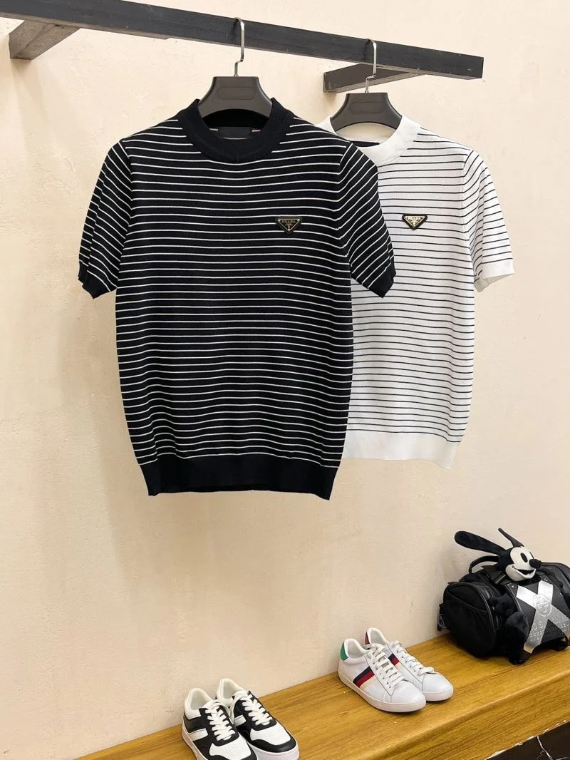 Classic Prada T-Shirts 168363
