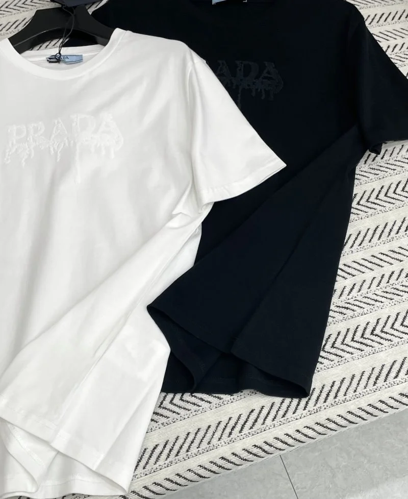 Prada T-Shirts Trendsetting 166298