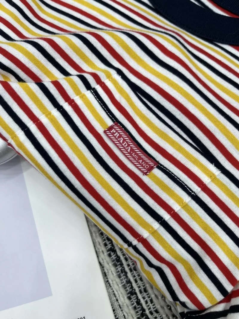 Prada T-Shirts UrbanStyle 166279