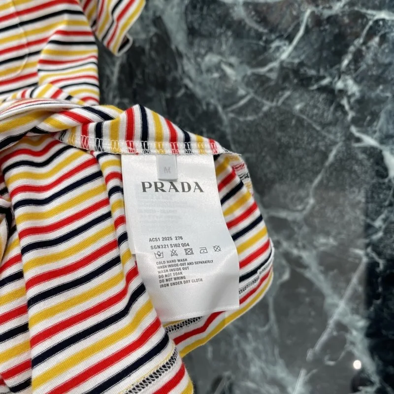 Prada T-Shirts Snug 166271