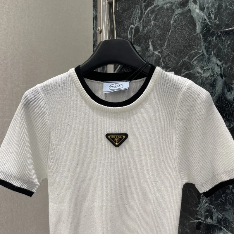 Premium Prada T-Shirts 166280