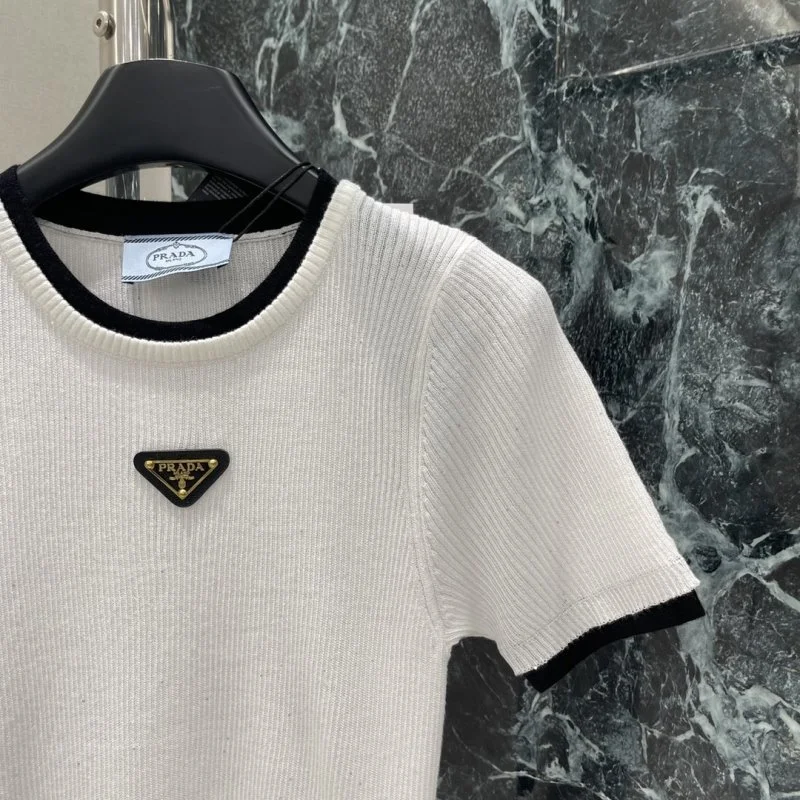 Premium Prada T-Shirts 166280