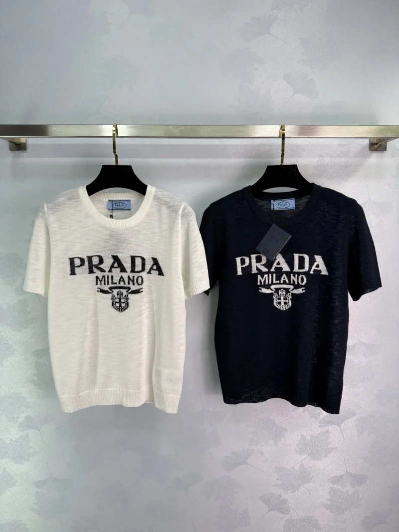 Prada T-Shirts Cozy 166235