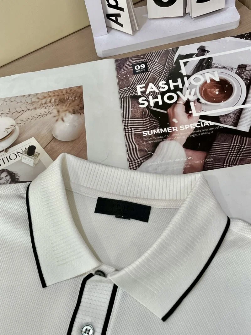 Prada T-Shirts Elegant 167927