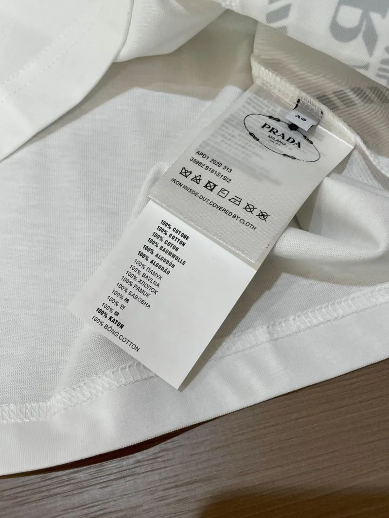 Original Prada T-Shirts 167916