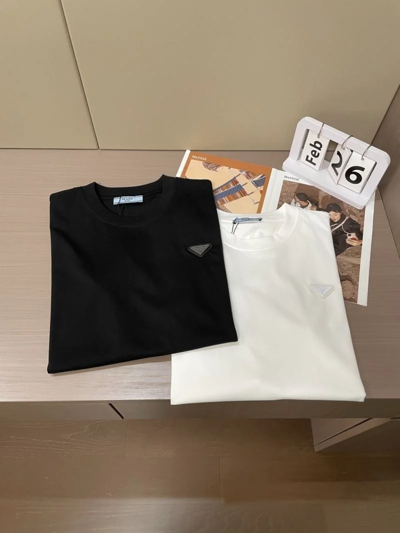 Original Prada T-Shirts 167916