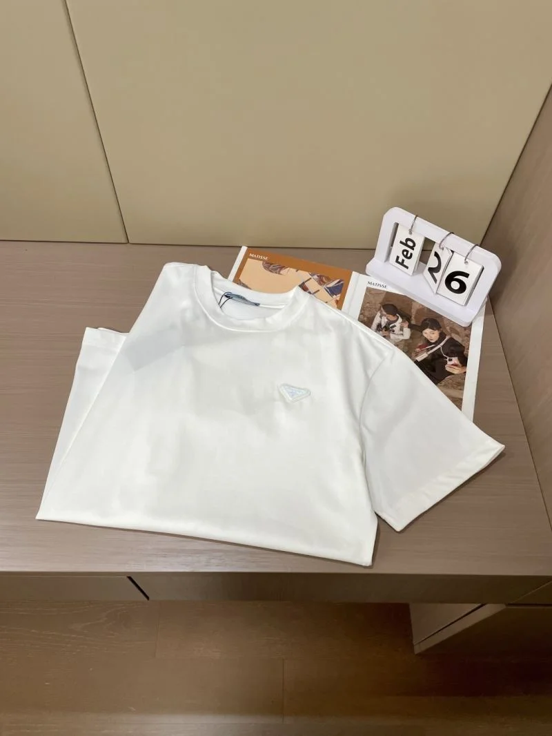 Original Prada T-Shirts 167916