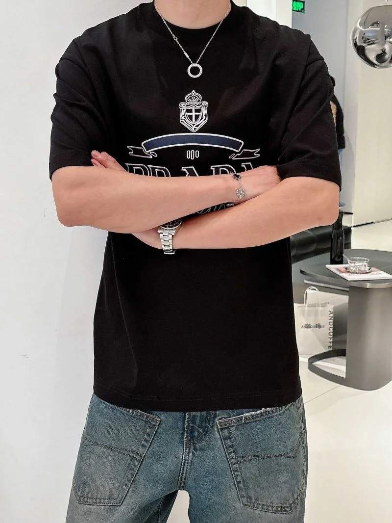 Prada T-Shirts Breathable 167913