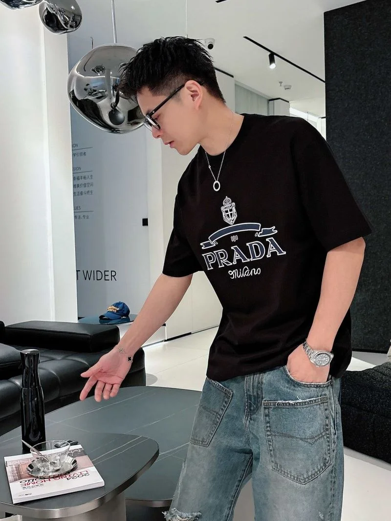 Prada T-Shirts Breathable 167913