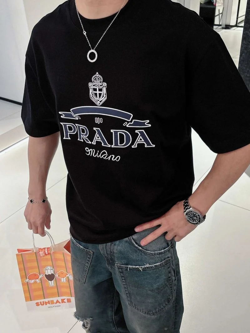 Prada T-Shirts Breathable 167913
