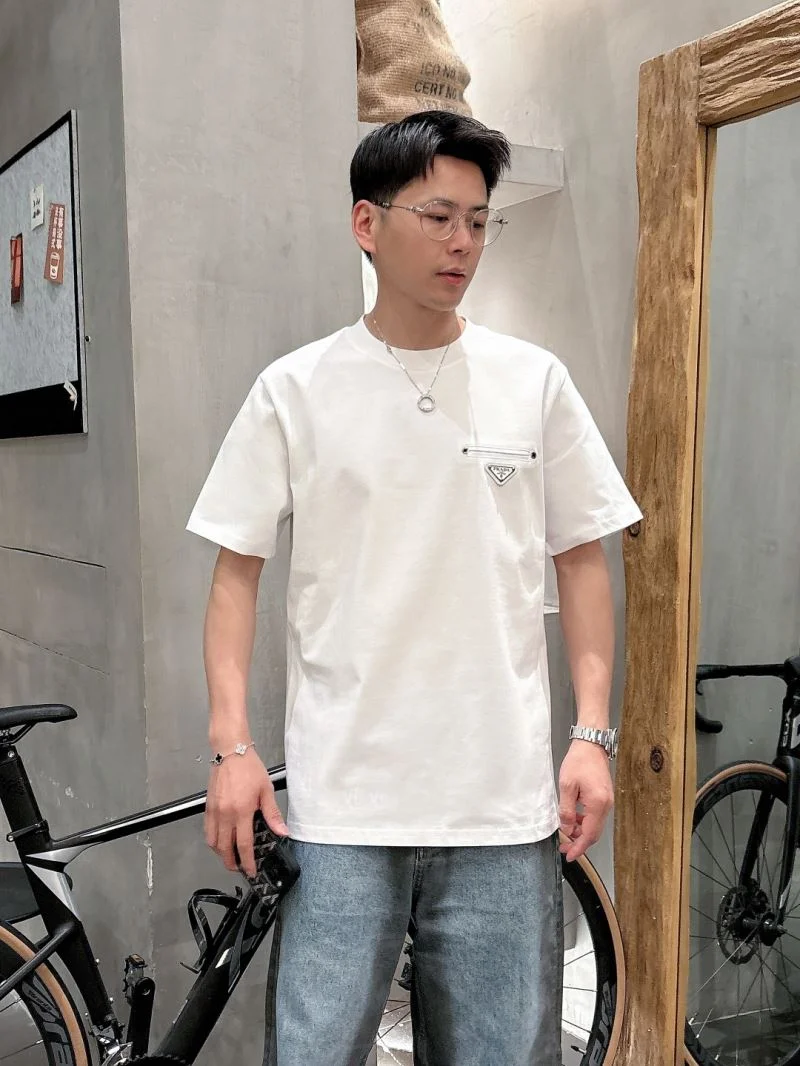 Prada T-Shirts ModernLook 167901