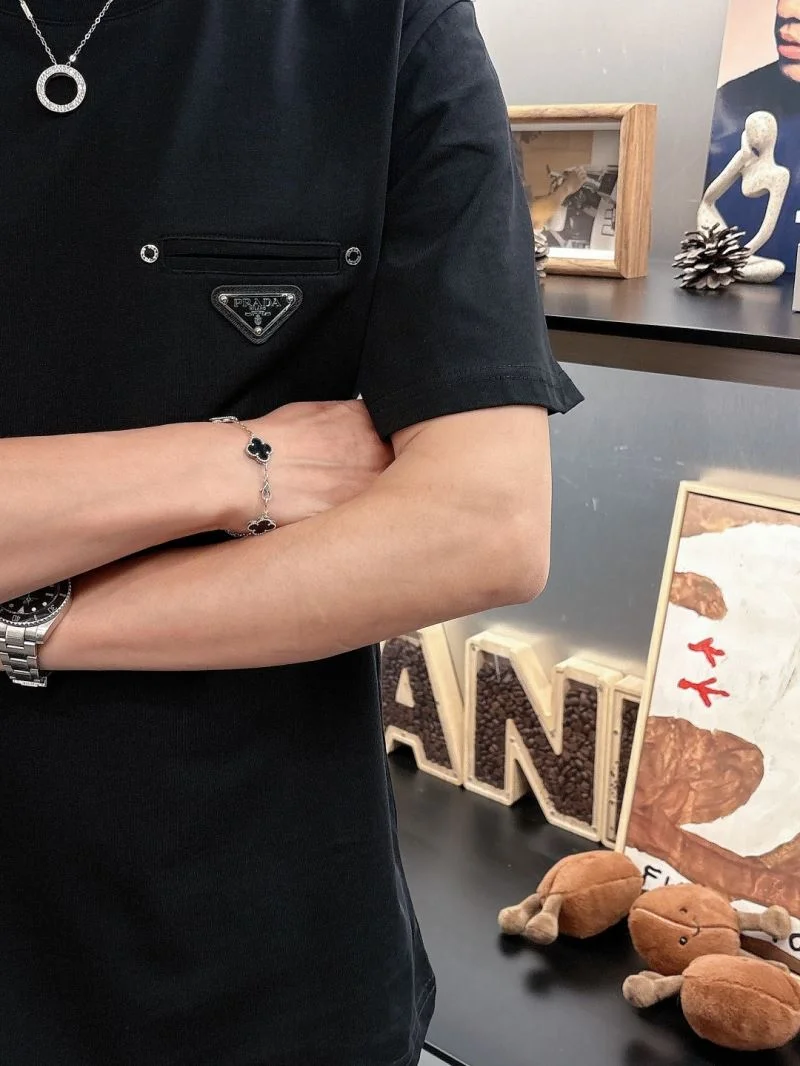 Prada T-Shirts Seasonal 167910