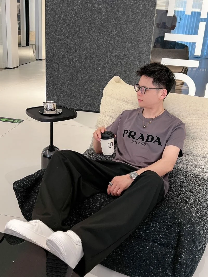 Resilient Prada T-Shirts 167894