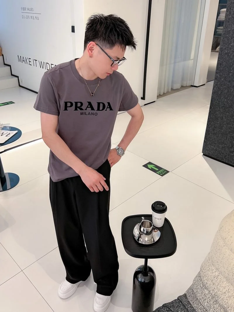 Resilient Prada T-Shirts 167894