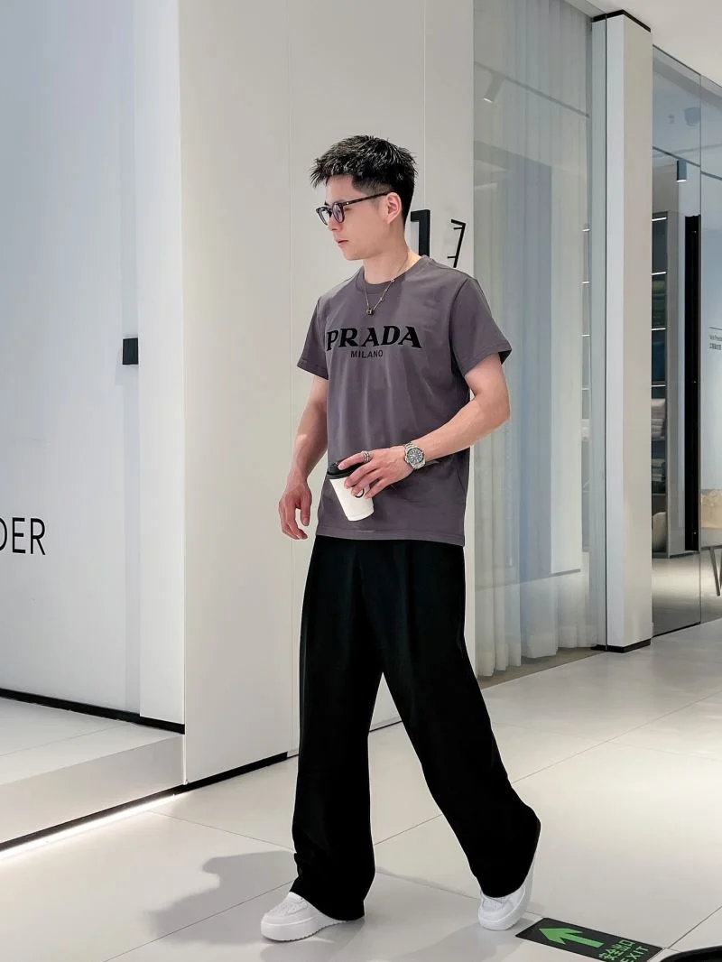 Resilient Prada T-Shirts 167894