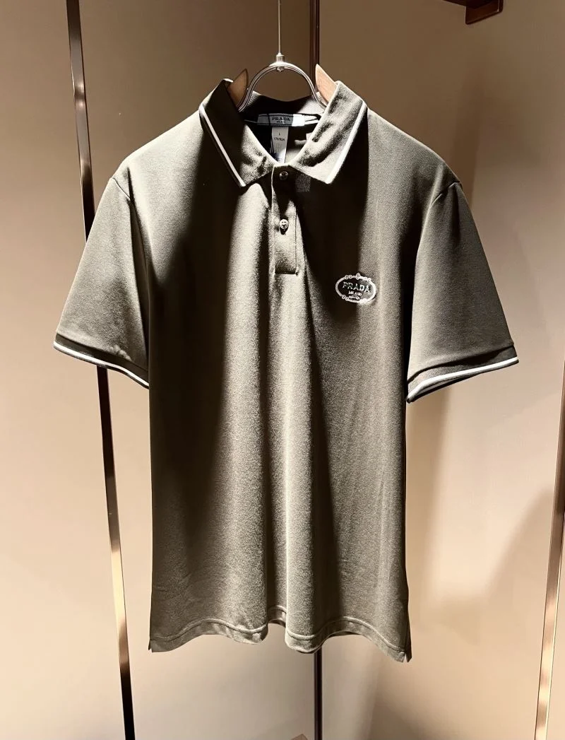 Refined Prada T-Shirts 167888