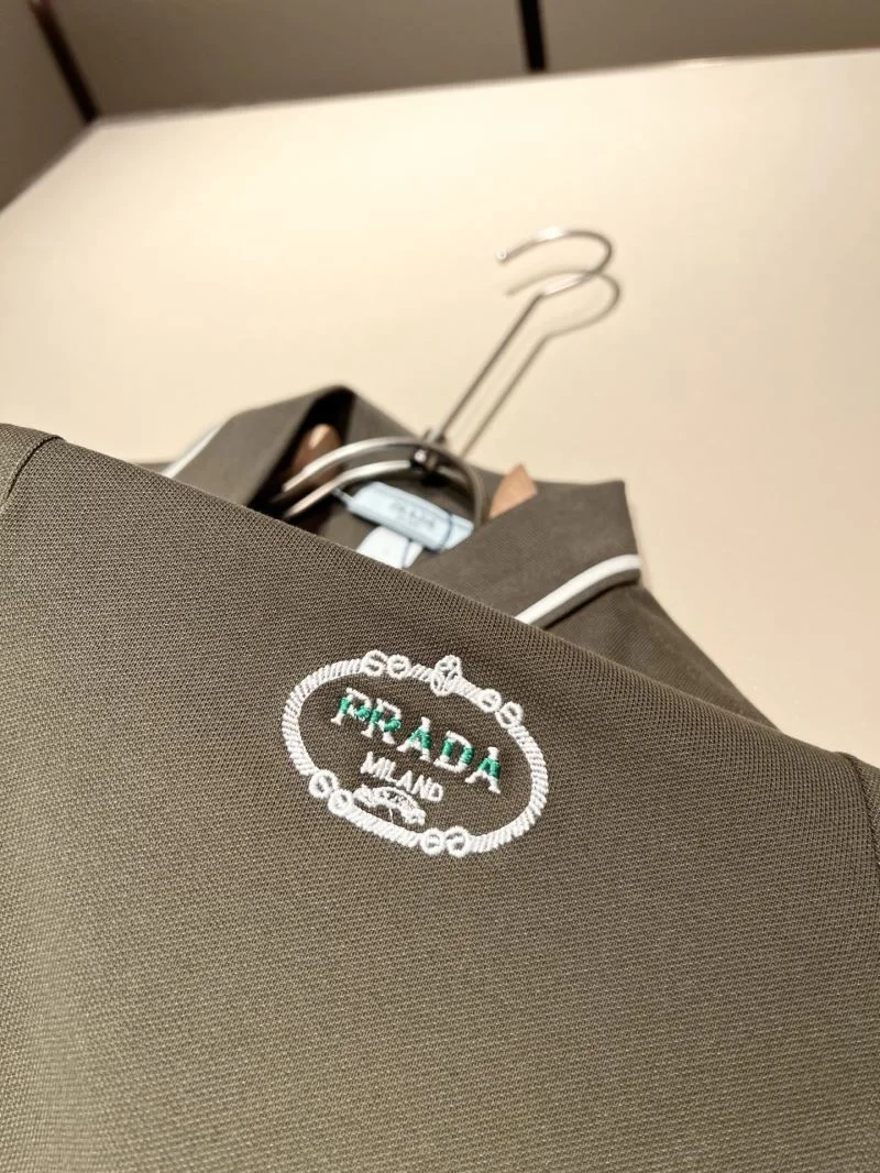 Refined Prada T-Shirts 167888
