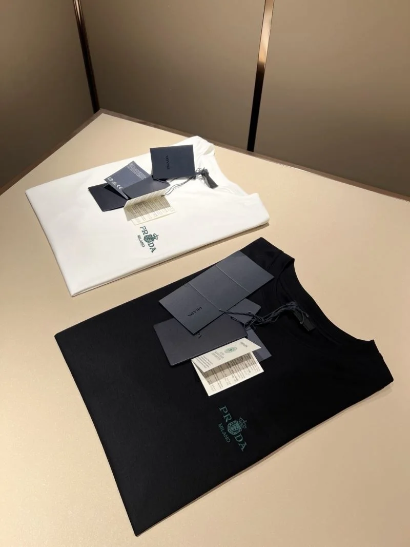 Prada T-Shirts Breathable 167891