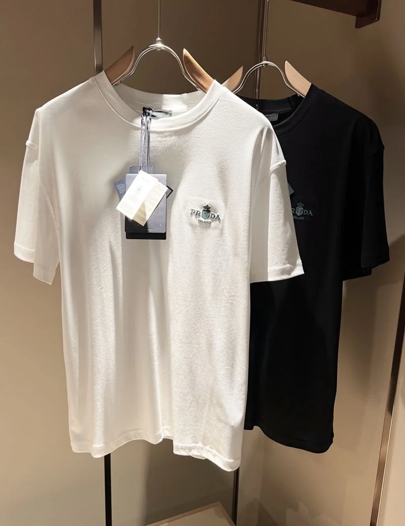 Prada T-Shirts Breathable 167891