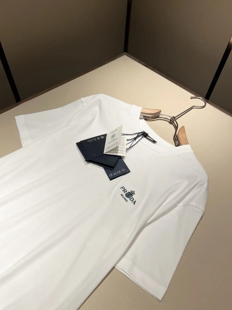 Prada T-Shirts Breathable 167891